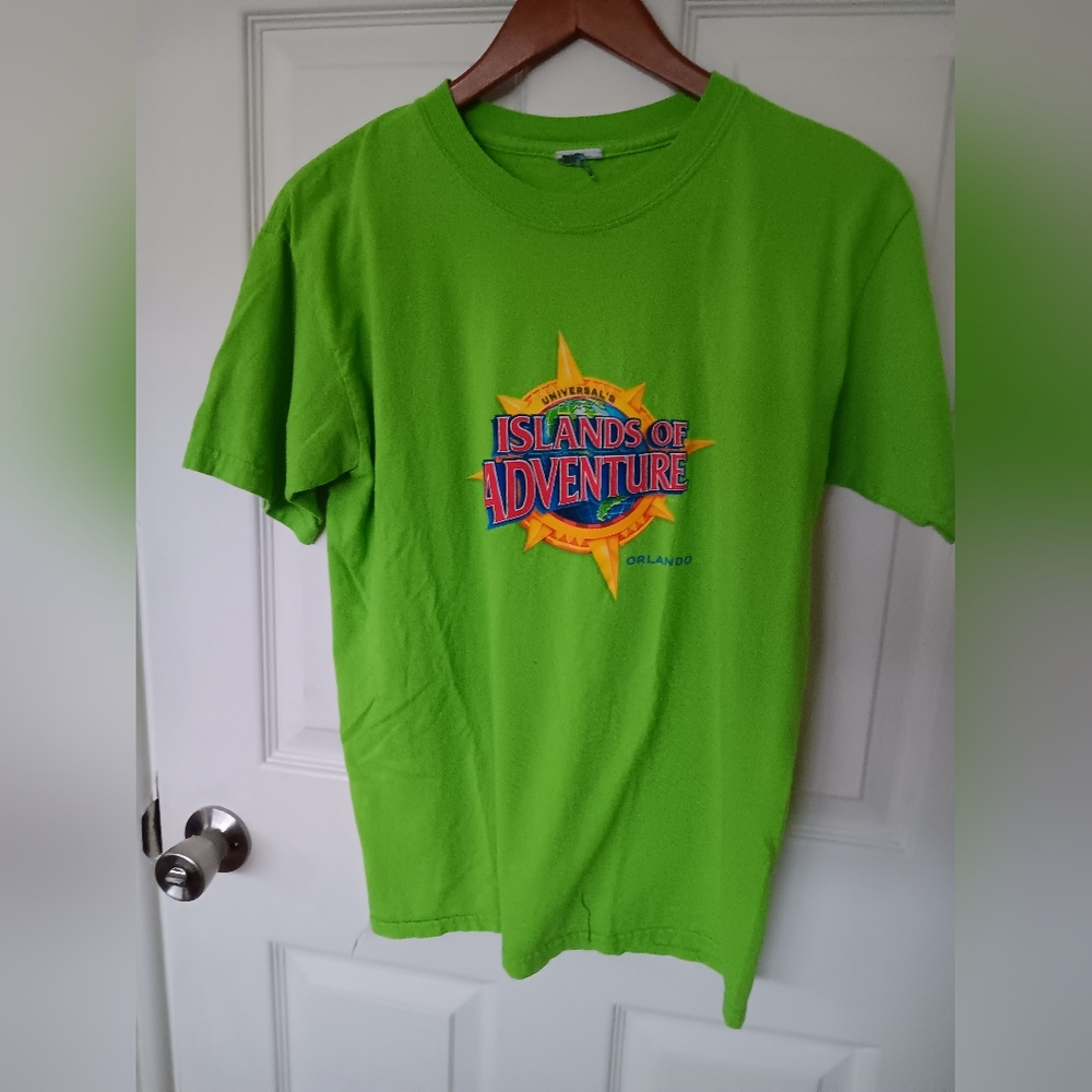 Vintage 90s universal islands of adventure tshirt